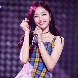 吴宣仪吃瓜饼视频,趣味视频引网友热议